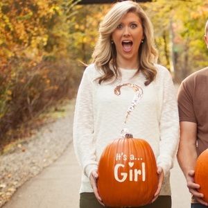 "?" Size large cream maternity sweater.